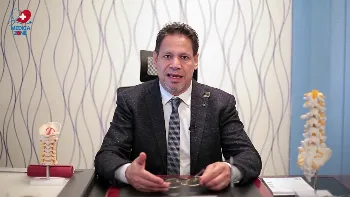 من المسؤول عن علاج إصابات العمود الفقري، دكتور جراحة مخ واعصاب، أم دكتور عظام؟